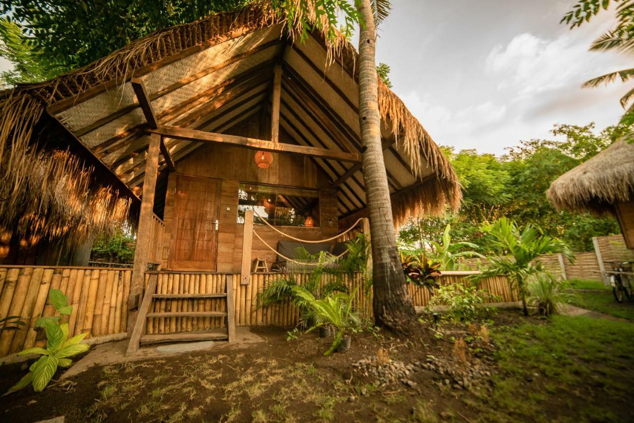 Musa Villas And Bungalows Gili Air Exteriör bild